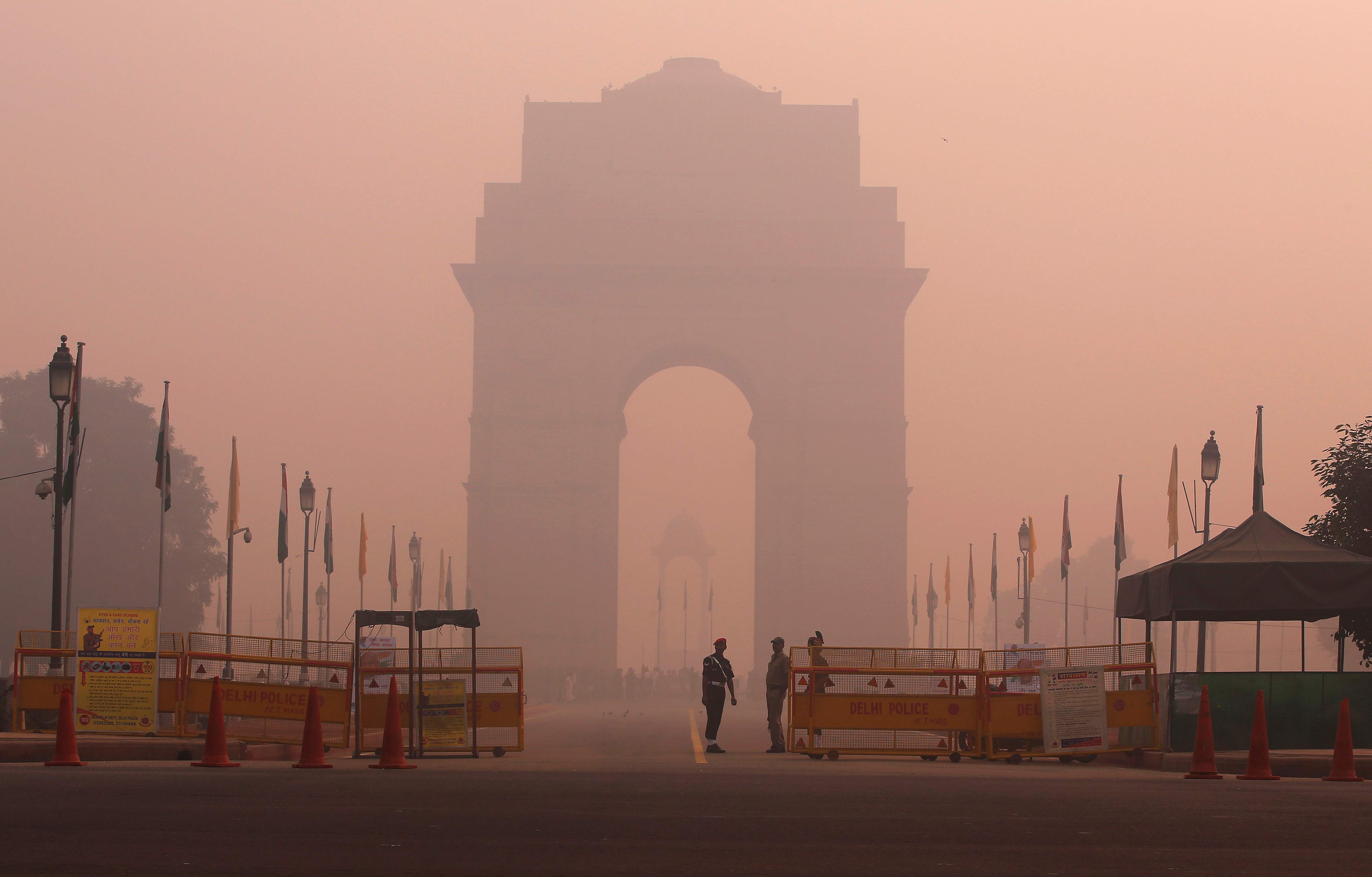उत्तर भारत में बढ़ते वायु प्रदूषण से घट सकते हैं ज़िंदगी के नौ साल: अध्ययन