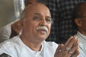 Ahmedabad: VHP international working president Pravin Togadia during a press conference at Chandramani Hospital in Ahmedabad on Tuesday. PTI Photo by Santosh Hirlekar(PTI1_16_2018_000028B)