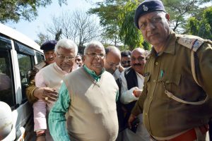 Ranchi: Former Bihar chief minister and RJD supremo Lalu Prasad arrives to appear in a special CBI court in Ranchi on Tuesday. PTI Photo (PTI1_23_2018_000069A)