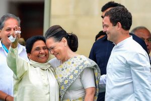EDS PLS TAKE NOTE OF THIS PTI PICK OF THE DAY::::::::: Bengaluru: Congress leader Sonia Gandhi with Bahujan Samaj Party (BSP) leader Mayawati and Congress President Rahul Gandhi during the swearing-in ceremony of JD(S)-Congress coalition government in Bengaluru, on Wednesday. (PTI Photo/Shailendra Bhojak)(PTI5_23_2018_000183A)(PTI5_23_2018_000202B)