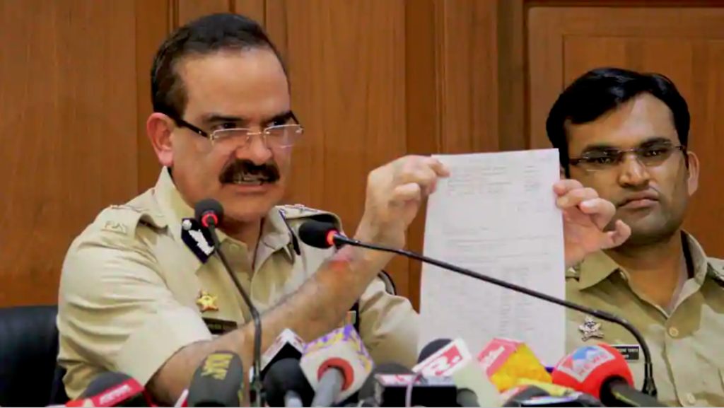 Maharashtra ADG Param Bir Singh with Pune's Additional CP Shivaji Bodke (L)Dr.Shivaji Pawar(R) adressed a press conference about the house arrest of rights activists in Bhima Koregaon case, at DGP office, in Mumbai on Friday.(PTI )