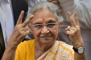 New Delhi: DPCC President Sheila Dikshit glashes the victory sign as she leaves after filing her nomination papers from North East Delhi parliamentary seat in New Delhi, Tuesday, April 23, 2019. (Photo: PTI/ Manvender Vashist)