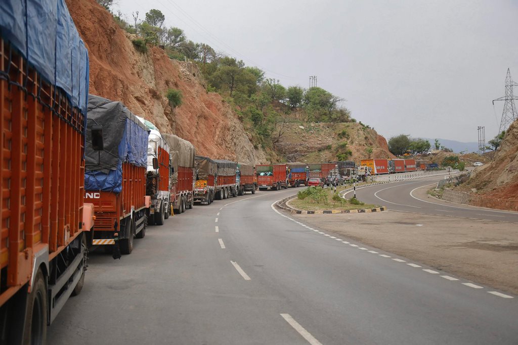असम-मिज़ोरम सीमा विवाद: ट्रकों की आवाजाही फिर से शुरू, रेल सेवा भी जल्द होगी बहाल