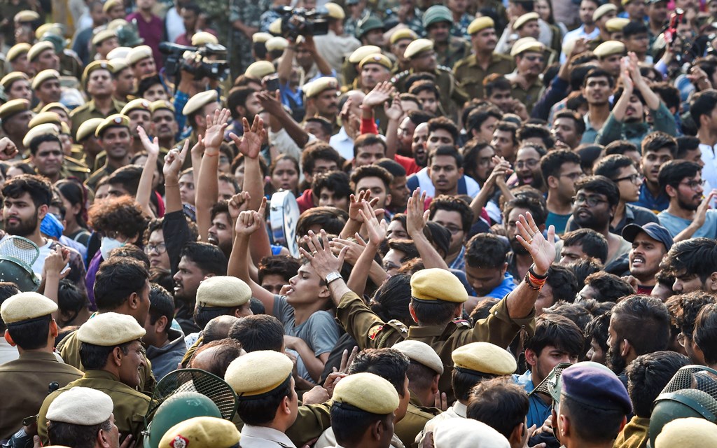 New Delhi: Jawaharlal Nehru University students raise slogans during a protest against the administration's 'anti-students' policy, in New Delhi, Monday, Nov. 11, 2019. Students wanted to march towards the All India Council for Technical Education (AICTE), where Vice President Venkaiah Naidu is addressing the university's convocation at an auditorium. (PTI Photo/Kamal Singh)(PTI11_11_2019_000114B)