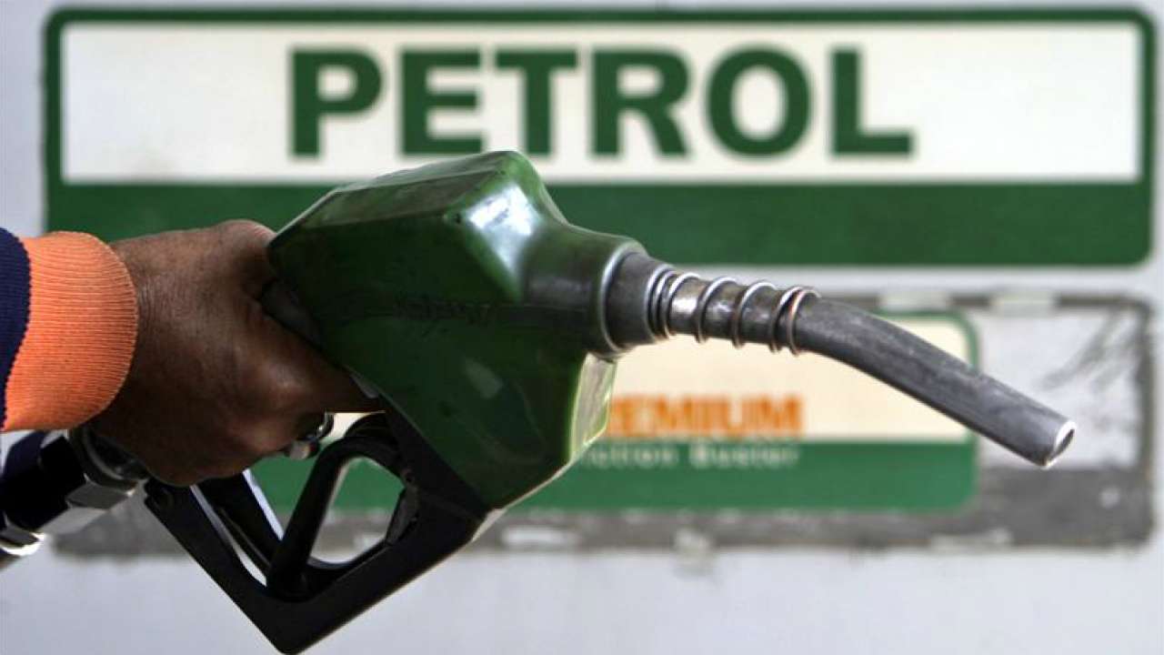 पेट्रोल-डीज़ल के दाम एक महीने में 17वीं बार बढ़े, मुंबई में पेट्रोल की कीमत न्यूयॉर्क से दोगुनी