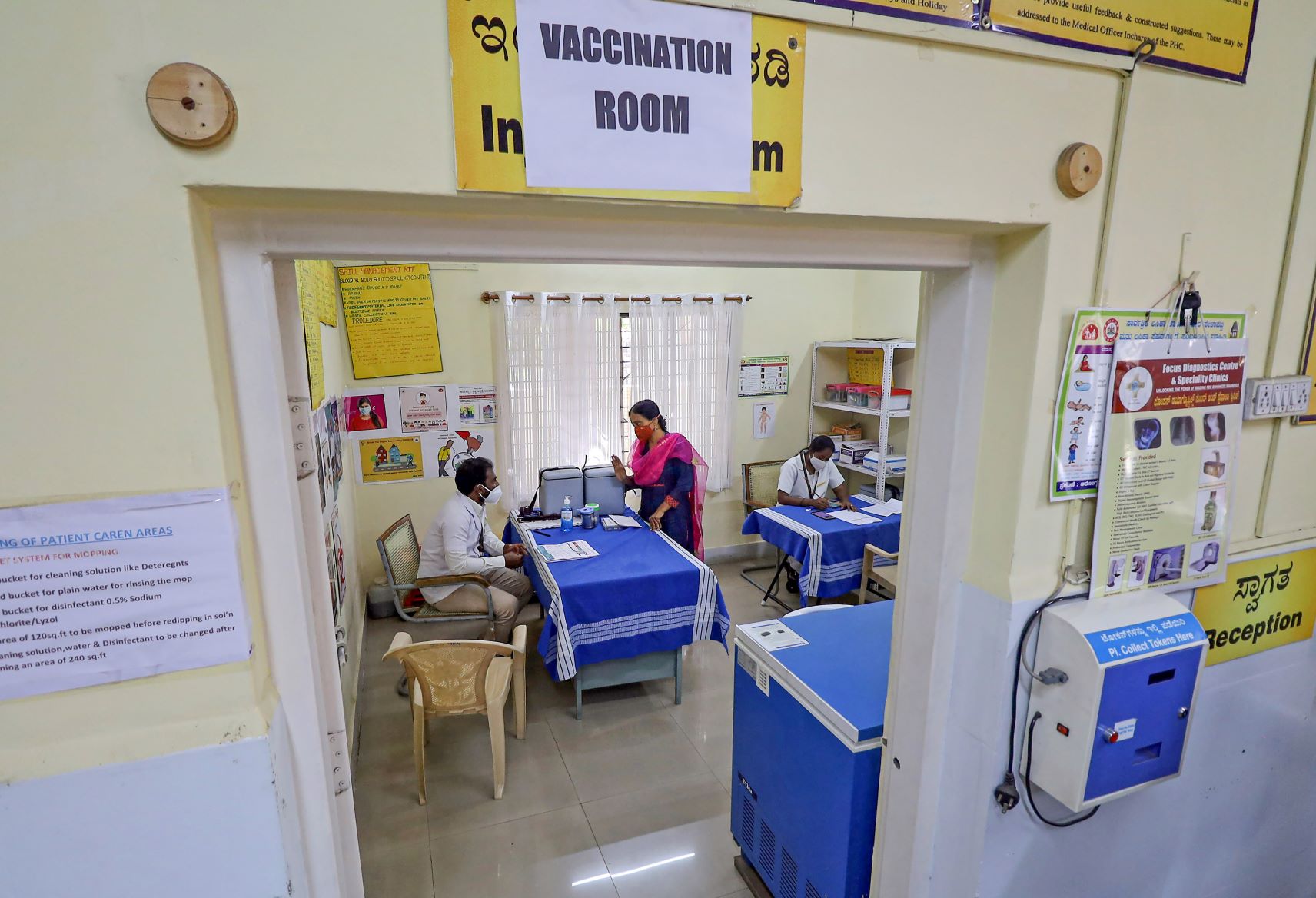 कोविड-19: टीकों की कमी के बीच विदेशी कंपनियों का राज्यों को वैक्सीन आपूर्ति से इनकार