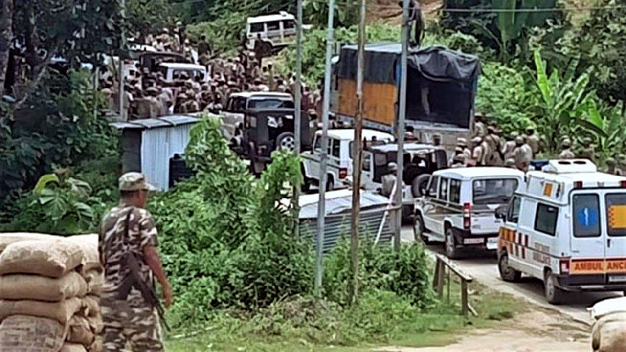 नॉर्थ ईस्ट डायरीः असम सीमा पर मिज़ोरम जा रहे ट्रकों में तोड़-फोड़, मिज़ोरम में दवाओं की क़िल्लत
