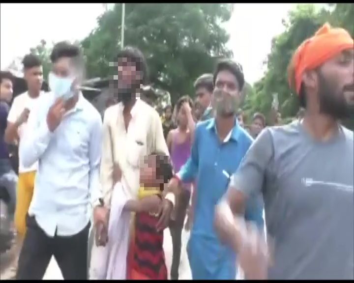 यूपी: बेटी के सामने रिक्शा चालक से जबरन ‘जय श्रीराम’ का नारा लगवाने का आरोप, तीन गिरफ़्तार