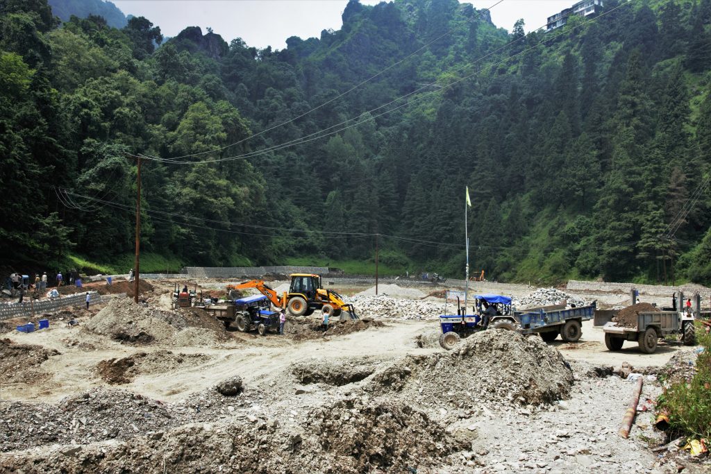उत्तराखंड: क्या सूखाताल में हो रहा निर्माण कार्य नैनी झील के अस्तित्व के लिए ख़तरा है