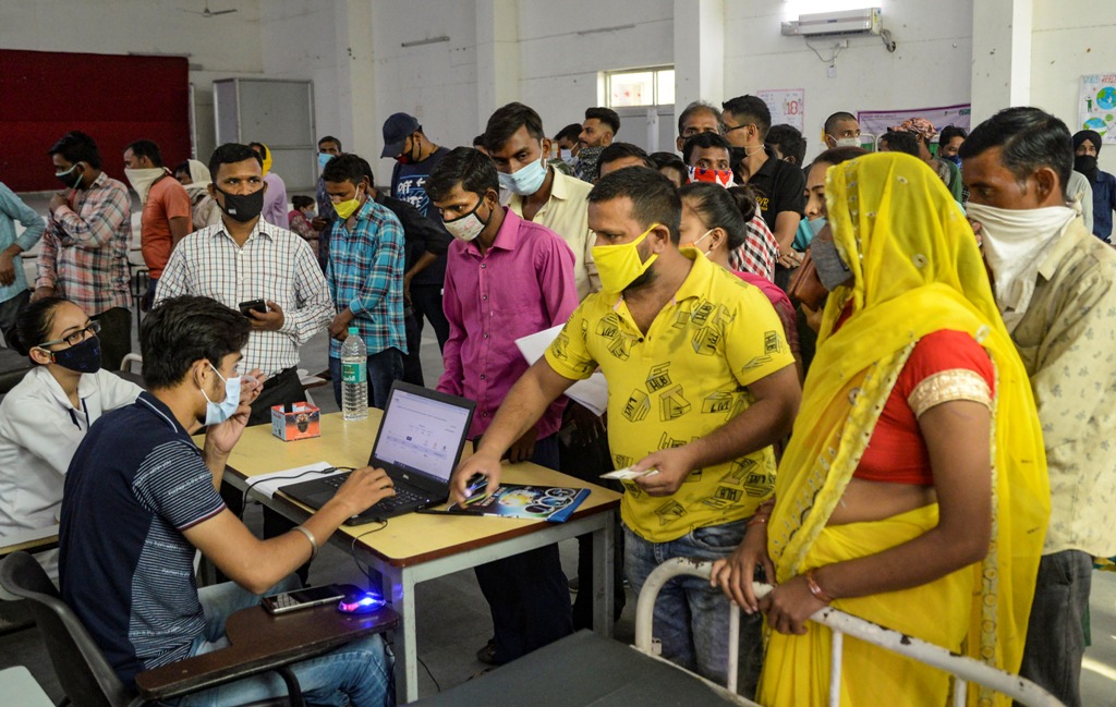 भारत में कोरोना वायरस के कुल मामले 3.35 करोड़ से अधिक, विश्व में 23 करोड़ के पार