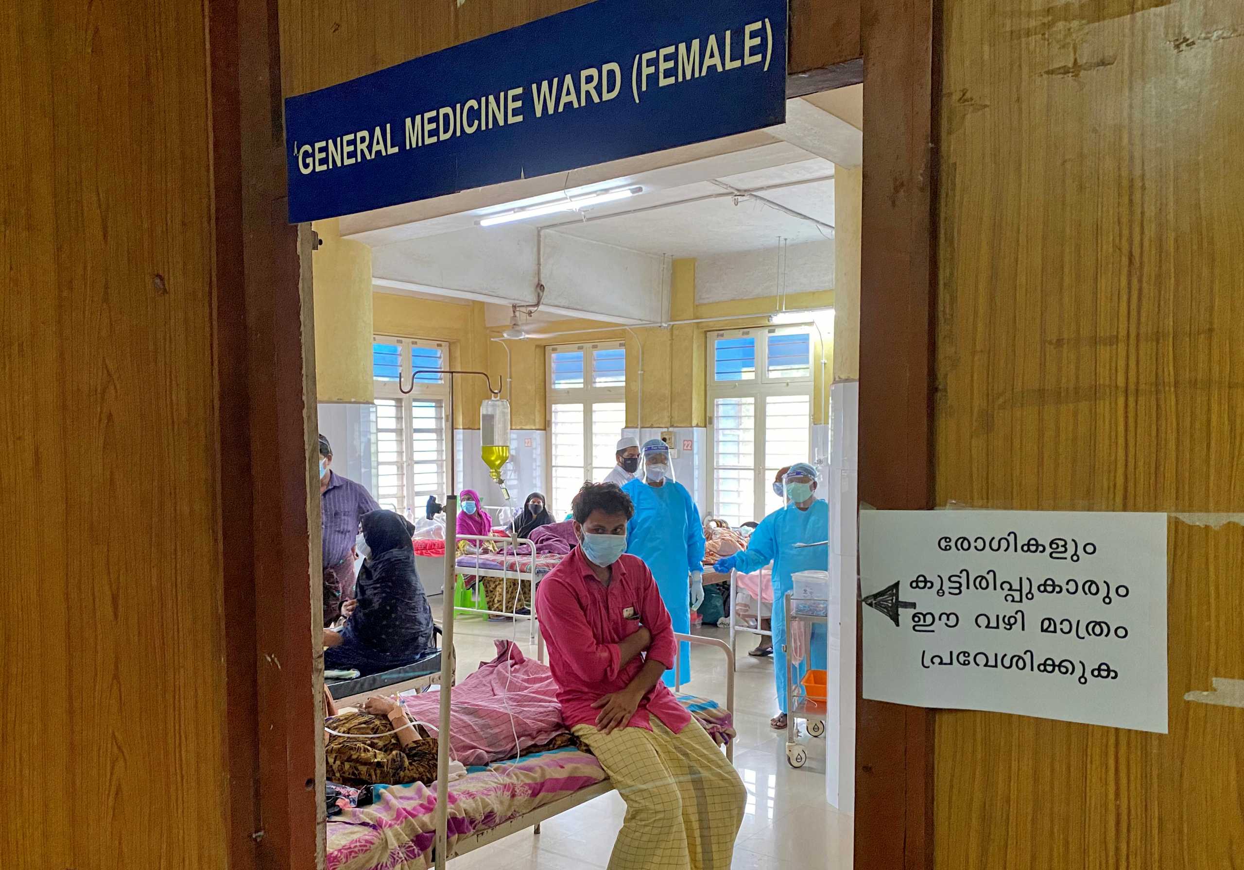 केरल में आंकड़ों के मिलान के बाद देश में कोविड-19 संक्रमण से एक दिन में 666 लोगों की मौत