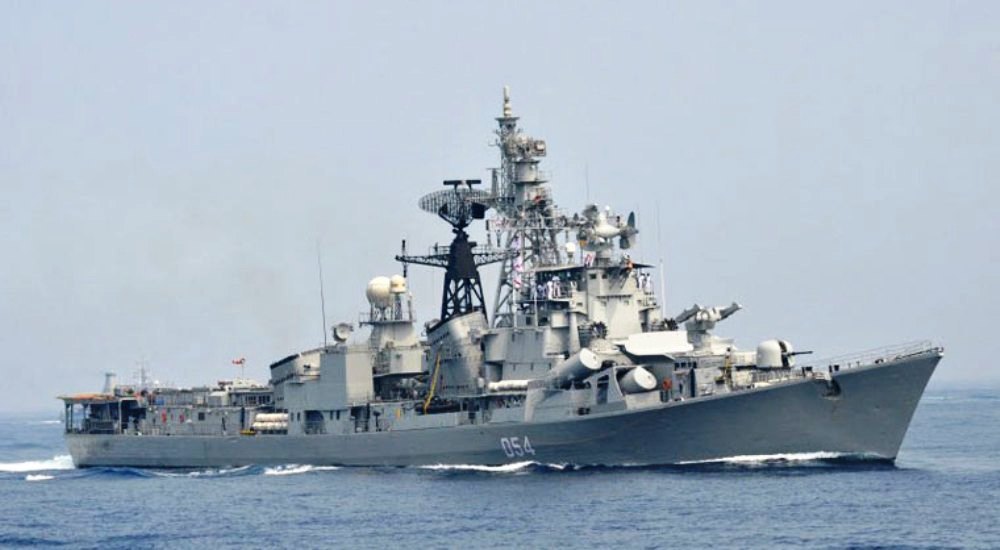 मुंबई डॉकयार्ड में आईएनएस रणवीर में हुए विस्फोट में तीन नौसेनाकर्मियों की मौत, 11 घायल