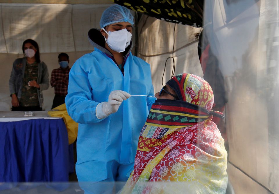 बीते 24 घंटे में कोरोना वायरस संक्रमण के 14,148 नए मामले आए और 302 लोगों की मौत हुई