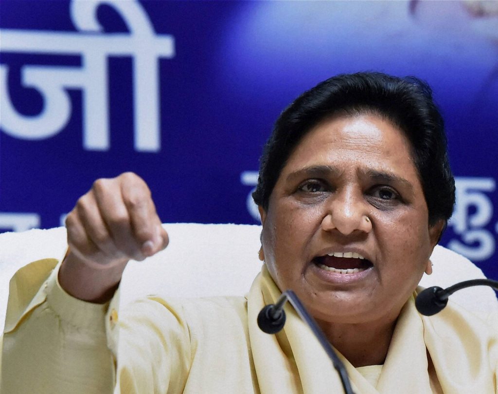 Lucknow : BSP supremo Mayawati addresses a press conference at the party office in Lucknow on Sunday. PTI Photo by Nand Kumar  (PTI7_24_2016_000123B)