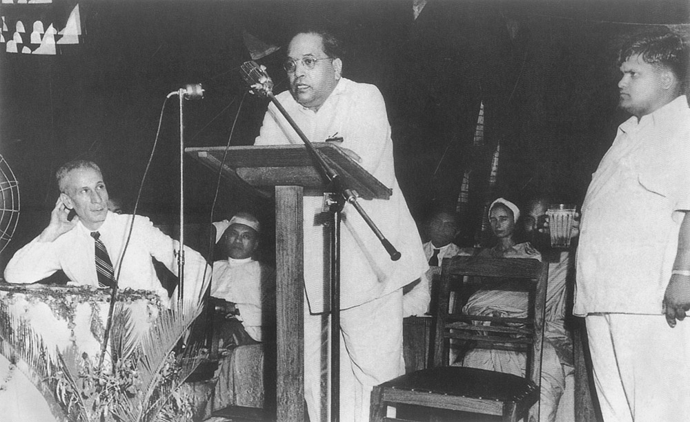 डॉ. भीमराव अंबेडकर, 20 मई, 1951 को बुद्ध जयंती के अवसर पर दिल्ली के अंबेडकर भवन में संबोधित करते हुए. (साभार: विकीमीडिया)