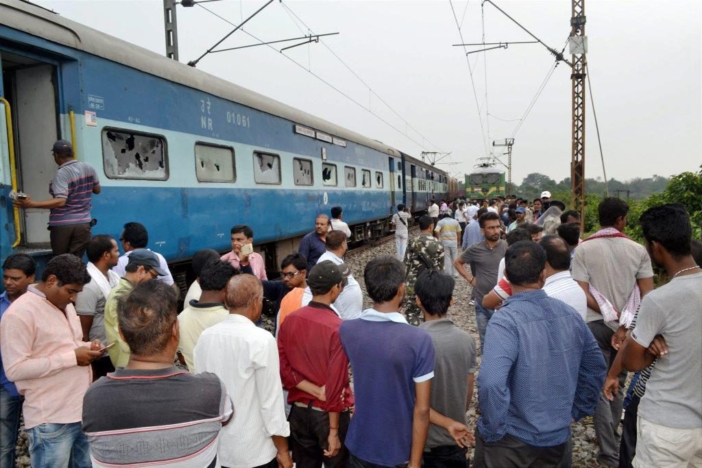 Dhanbad : Protestors vadalise Dhanbad -Alappuzha Express between Nichitpur & Tetulmari station in Dhanbad on Thursday in protest against the decision of Railway Board to close traffic on Dhanbad-Chandrapura rail line from 15th June due to underground fire. PTI Photo (PTI6 15 2017 000192B)