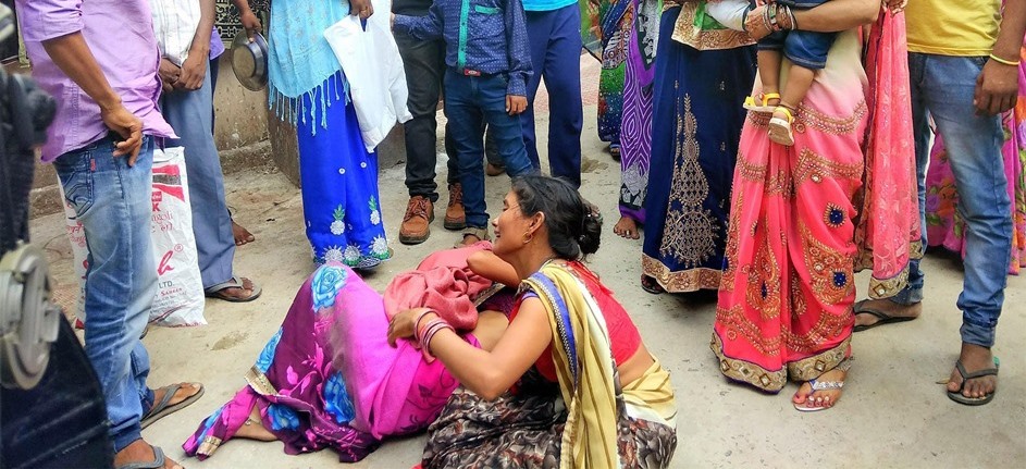 Gorakhpur : Women mourn the death of an infant outside the BRD Hospital in Gorakhpur on Wednesday.