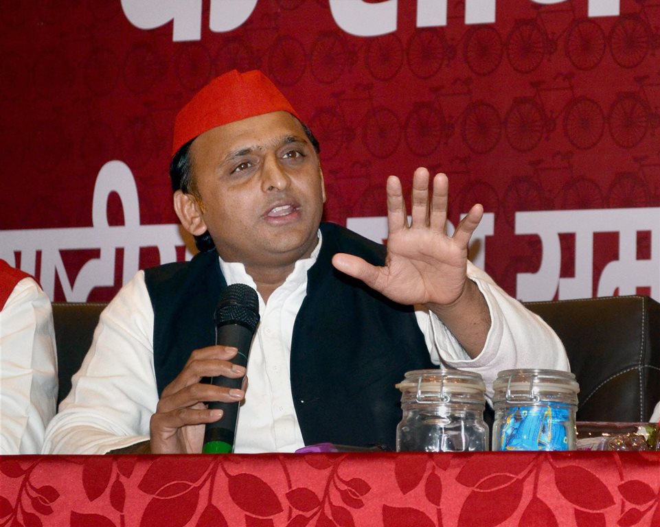 Agra: Samajwadi Party President Akhilesh Yadav addresses a press conference in Agra on Wednesday, on the eve of the partys national convention. PTI Photo (PTI10 4 2017 000160B) *** Local Caption ***