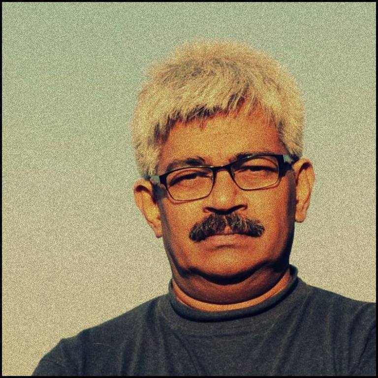 पत्रकार विनोद वर्मा. (फोटो साभार: फेसबुक)