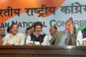 New Delhi: Expelled BSP leader Naseemuddin Siddiqui, Congress party UP President Raj Babbar, senior leader Gulam Nabi Azad and others share a lighter moment at AICC Headquarters on Thursday. PTI Photo by Manvender Vashist(PTI2_22_2018_000184B)