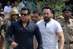 Jodhpur: Bollywood actor Salman Khan arrives at the court for a hearing in allegations on Black Buck hunting case, in Jodhpur on Thursday. PTI Photo (PTI4_5_2018_000048B)