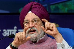 New Delhi: Minister of State for Housing and Urban Affairs (I/C), Hardeep Singh Puri, addresses a press conference on the initiatives & achievements of his ministry in the last 4 years of the NDA government, in New Delhi on Thursday, June 07, 2018. ( PTI Photo/Manvender Vashist) (PTI6_7_2018_000110B)