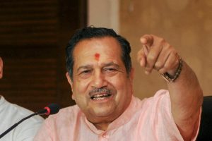 Ranchi: RSS leader Indresh Kumar addresses a press conference, in Ranchi on Monday, July 23, 2018. (PTI Photo) (PTI7_23_2018_000133B)