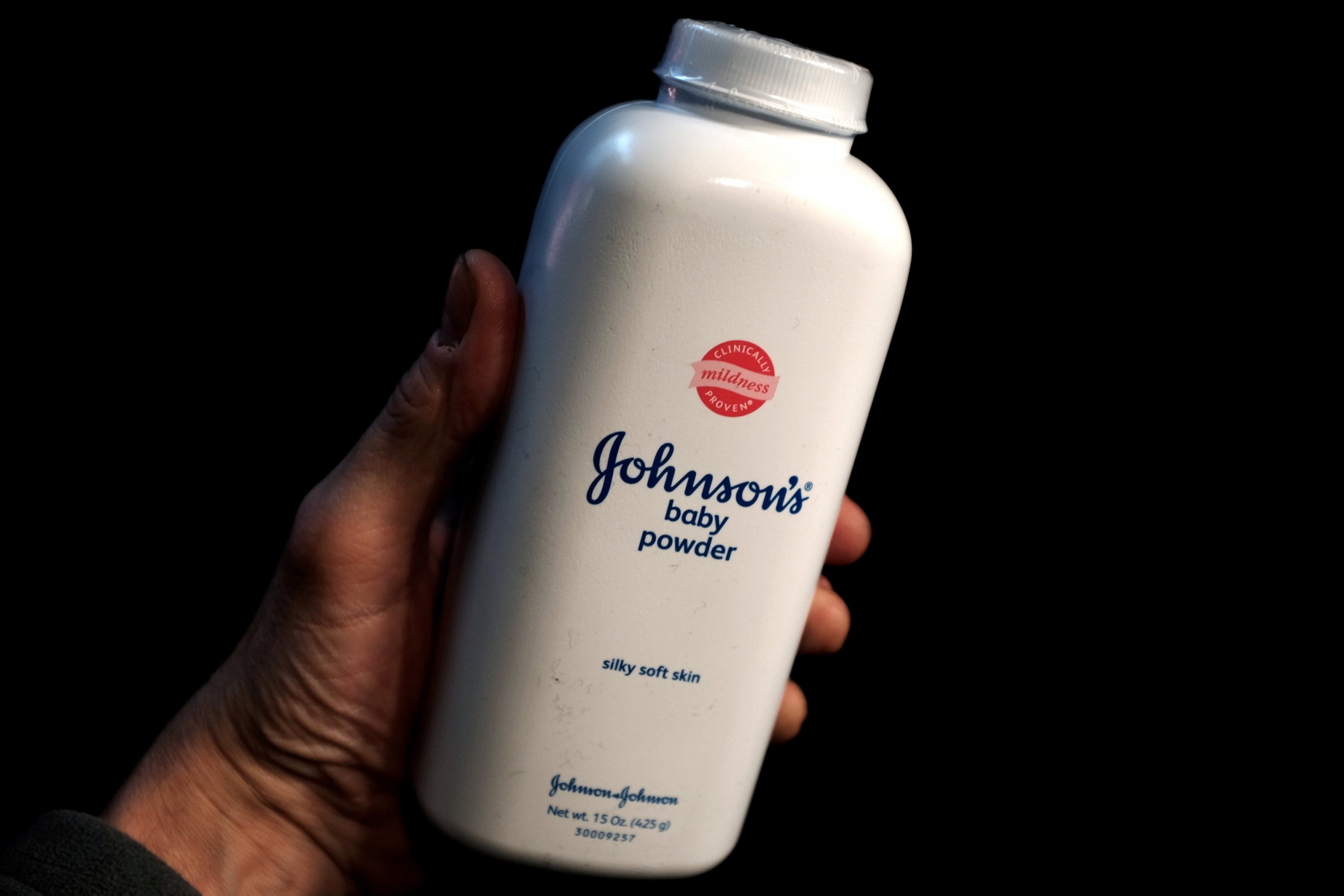 FILE PHOTO: A bottle of Johnson and Johnson Baby Powder is seen in a photo illustration taken in New York, February 24, 2016. REUTERS/Mike Segar/Illustration