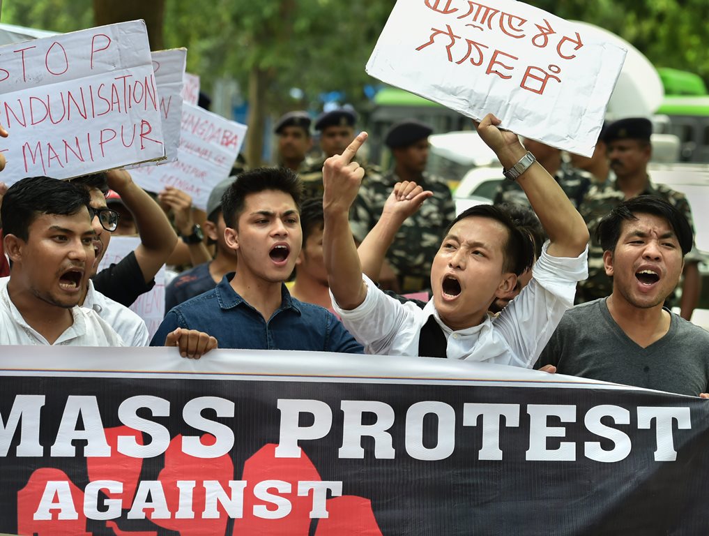 New Delhi: Manipur University Student's Union (MUSU) raise slogans demanding the removal of Vice Chancellor Adya Prasad Pandey, in New Delhi on Wednesday, July 18, 2018. (PTI Photo/Arun Sharma) (PTI7_18_2018_000150B)