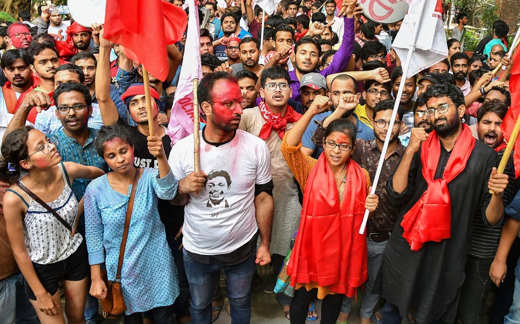 New Delhi: Members of Left Unity celebrate after their sucess in Jawaharlal Nehru University Student Union (JNUSU) elections, in New Delhi, Sunday, Sept 16, 2018. (PTI Photo) (PTI9_16_2018_000092B)