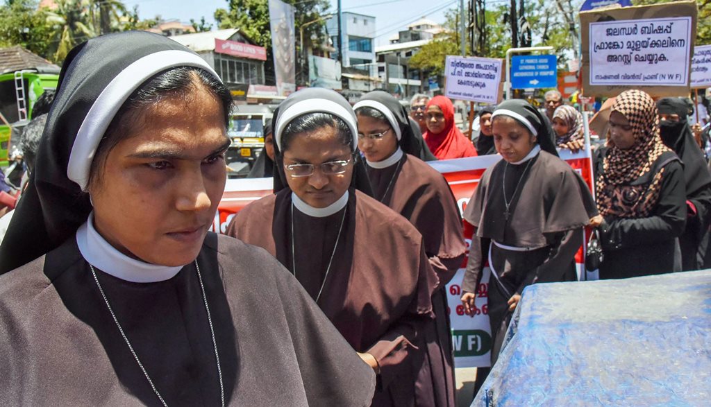 Kochi: Nuns, supported by women from the Muslim community, protest against the delay in action on a Roman Catholic church bishop who is accused of sexually exploiting a nun, in Kochi, Tuesday, Sept 11, 2018. (PTI Photo) (PTI9_11_2018_000103B)