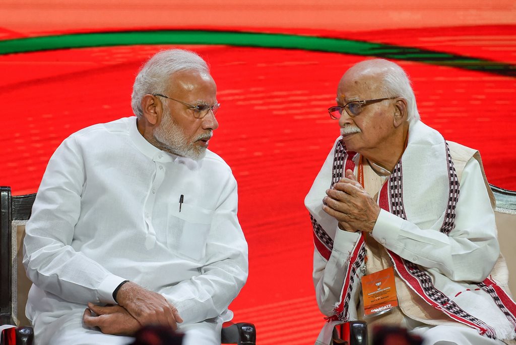 New Delhi: Prime Minister Narendra Modi and BJP senior leader LK Advani during BJP National Executive Meeting, in New Delhi, Saturday, Sept 8, 2018. (PTI Photo/Atul Yadav) (PTI9_8_2018_000103B)
