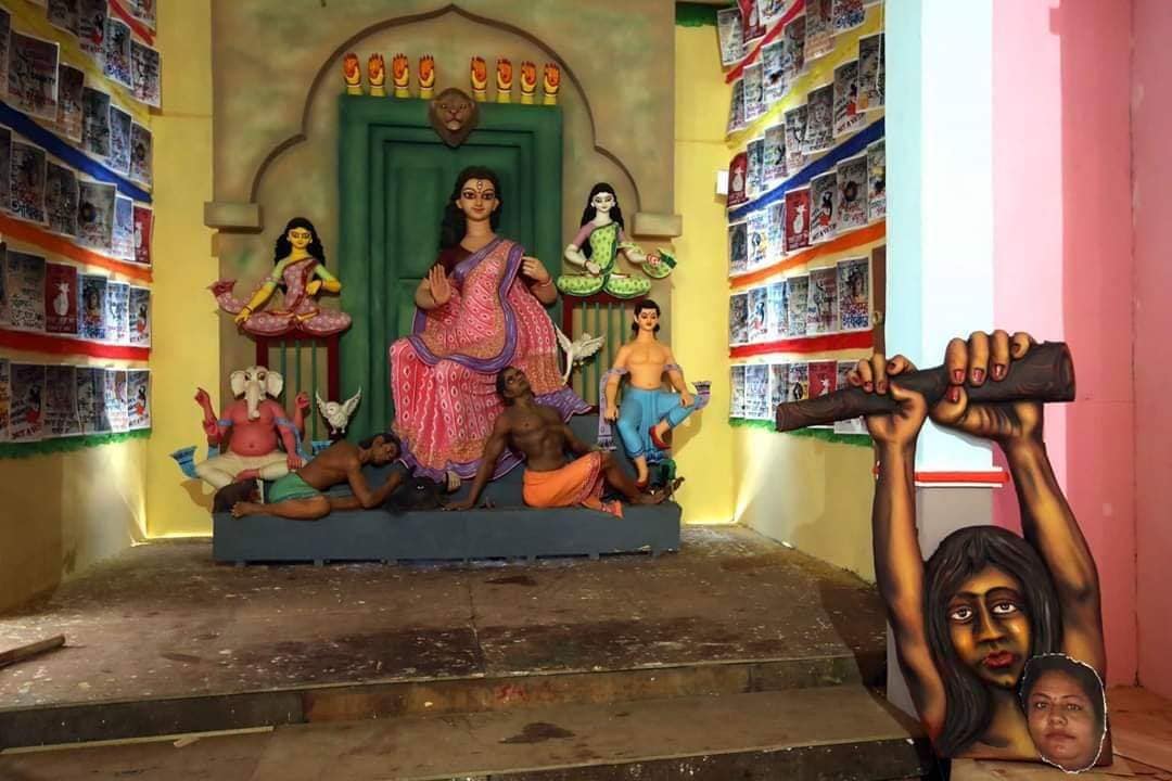 कोलकाता में सेक्स वर्करों के जीवन और संघर्ष पर बना पूजा पंडाल. (फोटो साभार: फेसबुक/D.D Creations and Photography)