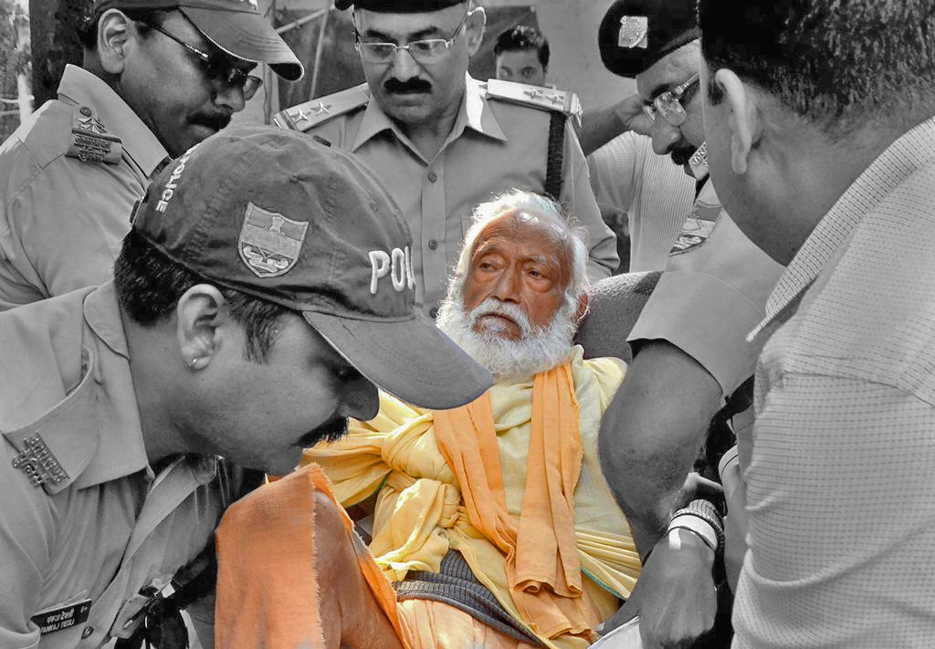 Haridwar: In this photo dated Oct 10, 2018, is seen environmentalist G D Agarwal, who was on fast unto death since June 22 for a clean River Ganga, being forcibly taken to the hospital after his health detriorated in Haridwar. Agarwal passed away on Thursday, Oct 11, 2018 at AIIMS Rishikesh following a heart attack. (PTI Photo) (PTI10_11_2018_000109)