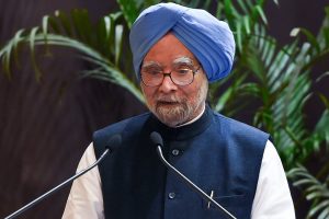New Delhi: Former prime minister Manmohan Singh addresses after 'Indira Gandhi Prize for Peace, Disarmament for 2017, and Development' was conferred upon him, in New Delhi, Monday, Nov. 19, 2018. (PTI Photo/Shahbaz Khan) (PTI11_19_2018_000202B)