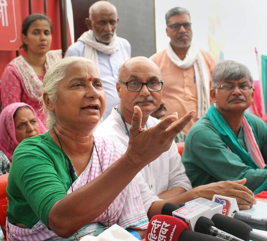 Bhopal: Social activist Medha Patkar addresses a press conference to draw attention towards conservation of river Narmada and farmers’ issue during a Jan Adalat, in Bhopal on Monday, June 04, 2018. (PTI Photo) (PTI6_4_2018_000060B)