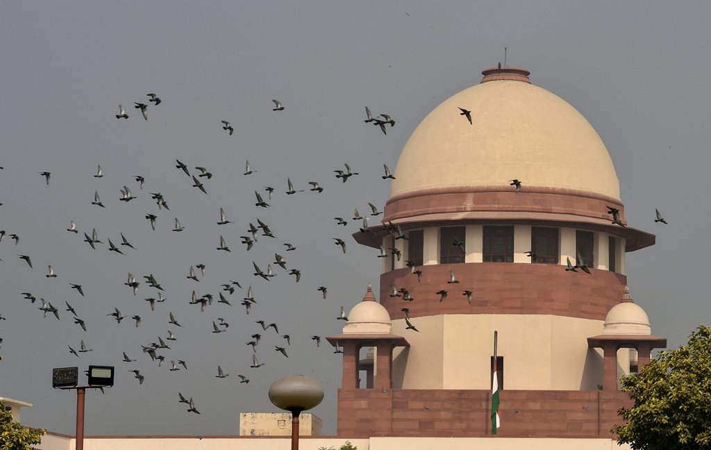 New Delhi: A view of the Supreme Court of India in New Delhi, Monday, Nov 12, 2018. (PTI Photo/ Manvender Vashist) (PTI11_12_2018_000066B)