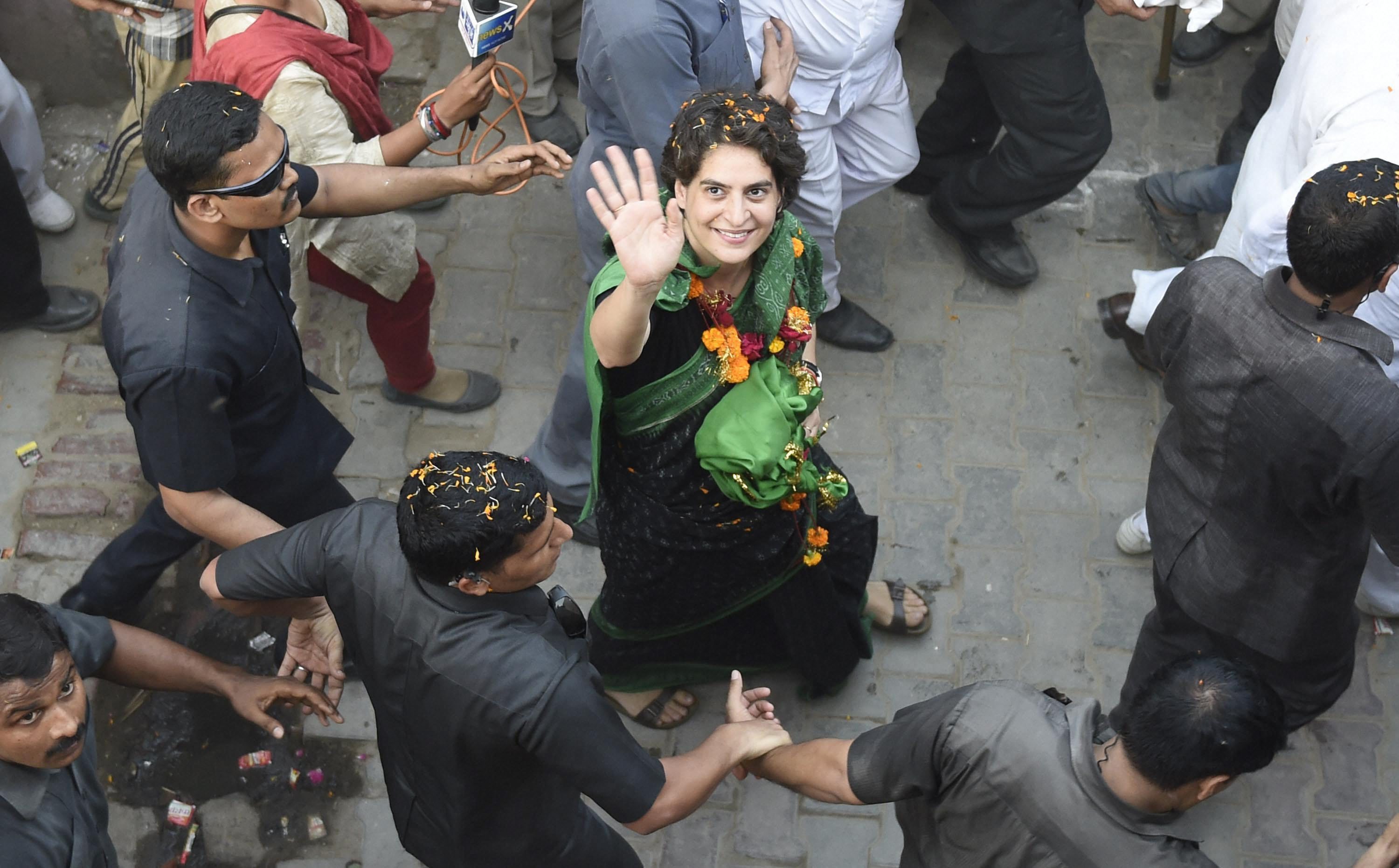 चुनाव प्रचार के दौरान प्रियंका गांधी (फाइल फोटो: पीटीआई)