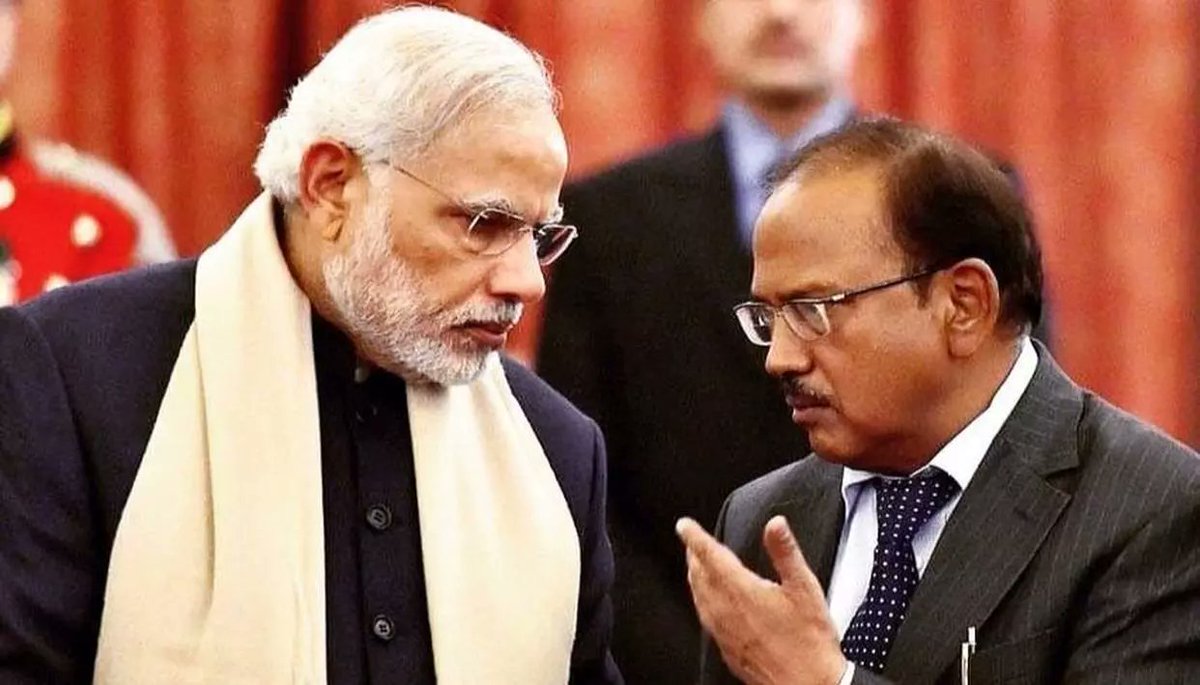 प्रधानमंत्री मोदी के साथ अजित डोभाल (फाइल फोटो: पीटीआई)