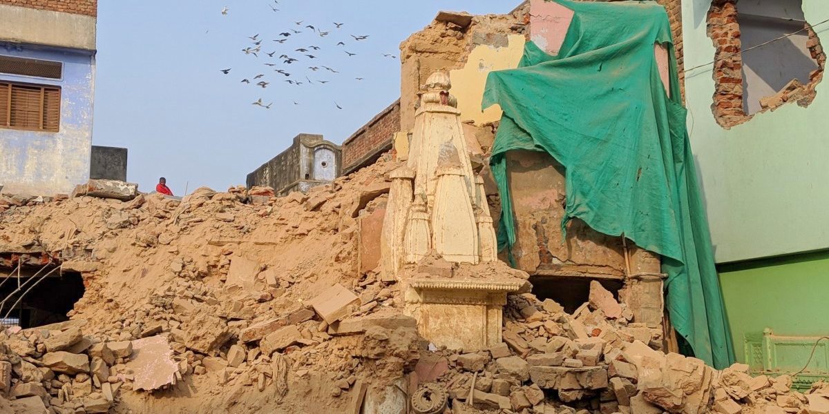 Varanasi Vishvanath-temple-Corridor Photo Kabir The Wire