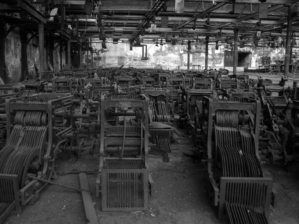 लोअर परेल की मधुसूदन मिल्स में बंद पड़ी मशीनें (फोटो साभार: विकीमीडिया कॉमन्स)