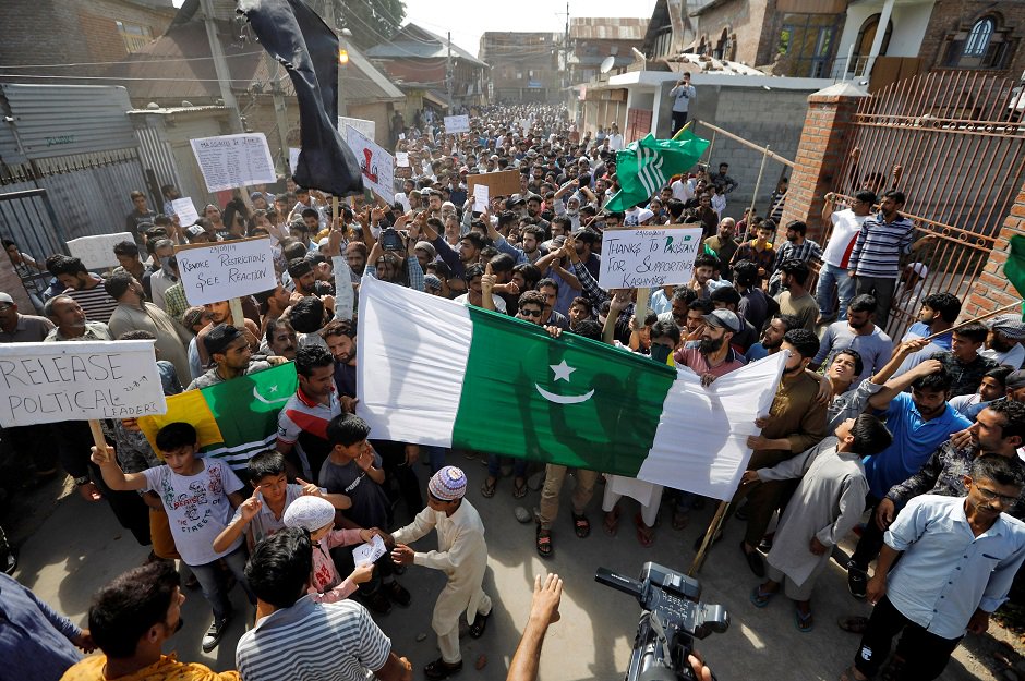 Kashmiris attend a protest after Friday prayers during restrictions, after scrapping of the special constitutional status for Kashmir by the Indian government, in Srinagar, August 23, 2019. REUTERS/Adnan Abidi