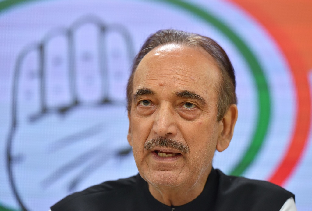 New Delhi: Senior Congress leader Ghulam Nabi Azad speaks during a news conference in which MLA's of various local parties in Haryana who joined Congress, in New Delhi, Sunday, Sept. 15, 2019. (PTI Photo/Kamal Kishore) (PTI9_15_2019_000167B)