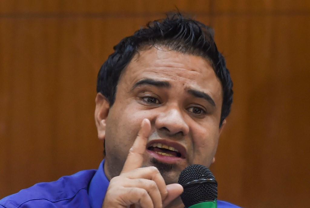 New Delhi: Paediatrician Kafeel Khan addresses a press conference in New Delhi, Saturday, Sept. 28, 2019.Two years after over 60 children died in less than a week at the BRD Medical College, Uttar Pradesh government inquiry has given a clean chit to paediatrician Khan who was arrested after the tragedy.(PTI Photo/ Shahbaz Khan)(PTI9_28_2019_000123B)