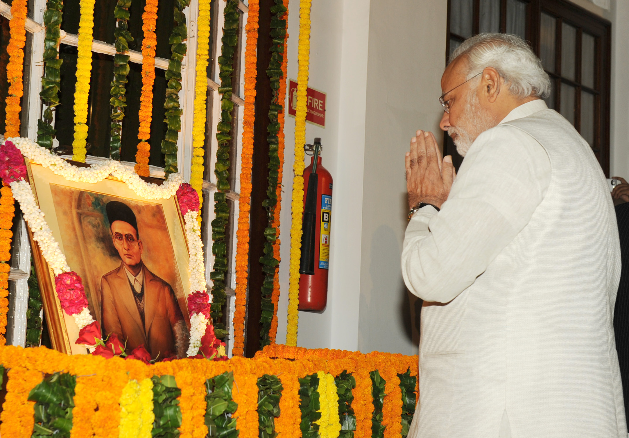 The Prime Minister, Shri Narendra Modi paying homage at the portrait of Swatantryaveer Vinayak Damodar Savarkar, on his birth anniversary, at Parliament House, in New Delhi on May 28, 2014.
