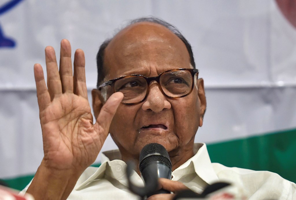 Mumbai: Nationalist Congress Party President Sharad Pawar addresses a press conference, in Mumbai, Wednesday, Sept. 25, 2019. The Enforcement Directorate (ED) has filed a money laundering case against Sharad Pawar, his nephew Ajit Pawar and others in connection with the Maharashtra State Cooperative Bank (MSCB) scam case. (PTI Photo/Mitesh Bhuvad)(PTI9_25_2019_000122B)