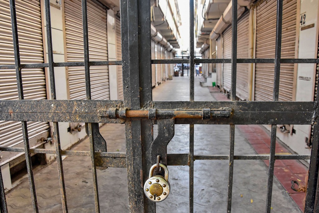 Surat: A view of closed Diamond Market in the wake of coronavirus pandemic, in Surat, Saturday, March 21, 2020. (PTI Photo)(PTI21-03-2020_000259B)