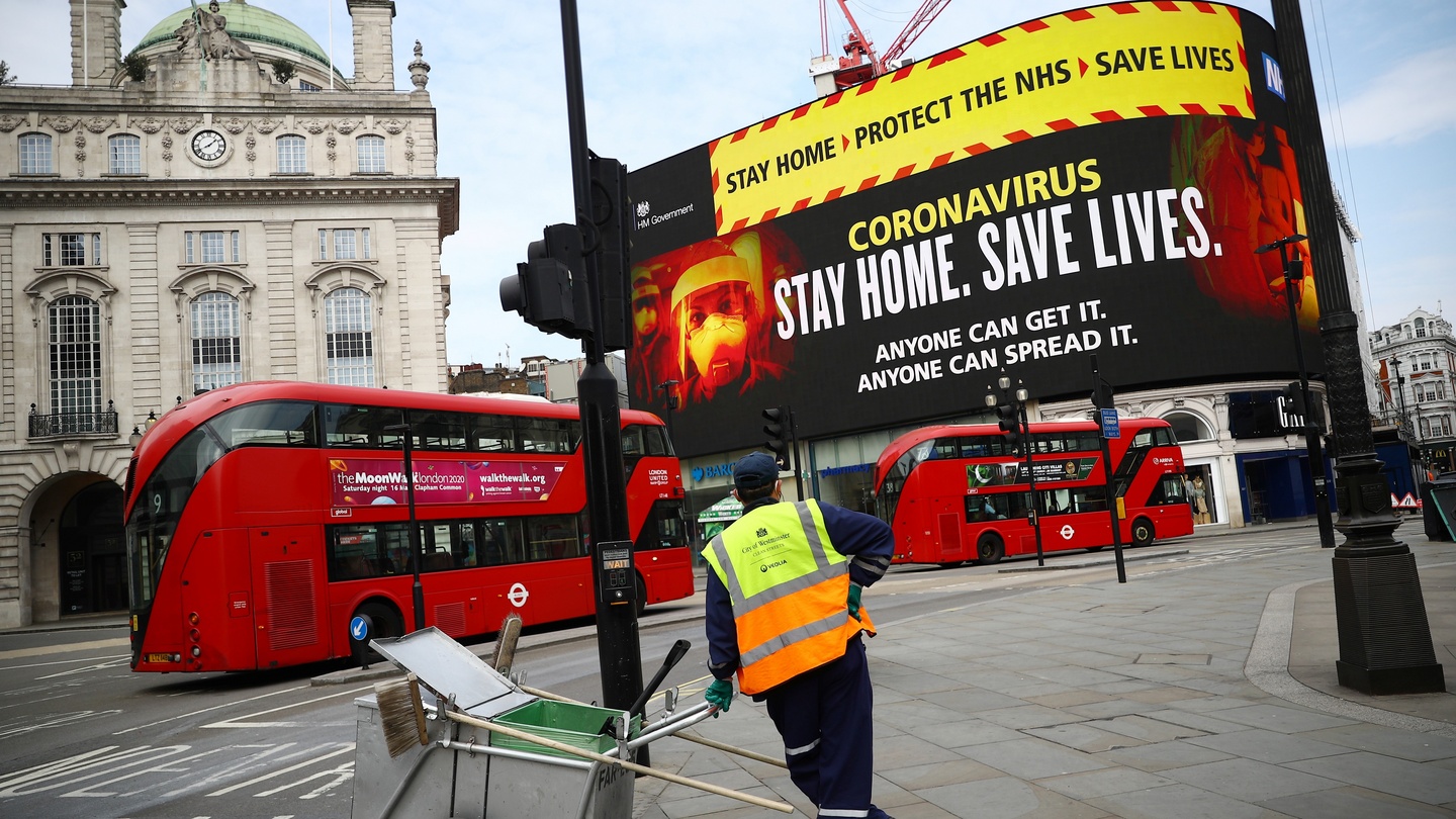 A UK government public health campaign is displayed in Piccadilly Circus, as the spread of the coronavirus disease (COVID-19) continues, London, Britain, April 8, 2020. (Photo: REUTERS/Hannah McKay)