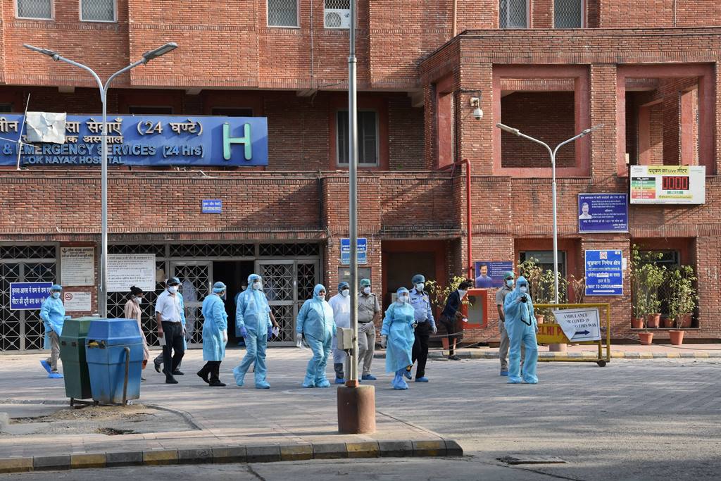New Delhi: National Human Rights Commission (NHRC) team led by Latika Kalra visits Lok Nayak Jai Prakash (LNJP) Hospital, during ongoing nationwide COVID-19 lockdown, in New Delhi, Thursday, June 11, 2020. (PTI Photo)(PTI11-06-2020 000142B)