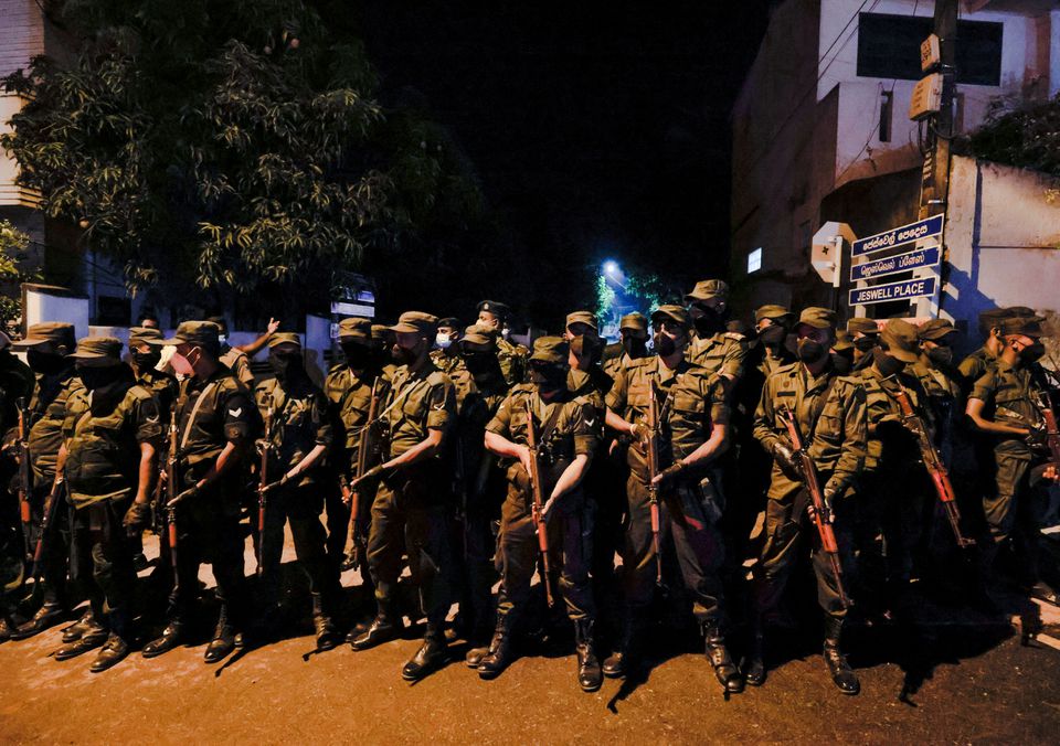 श्रीलंका: आर्थिक संकट के विरोध में जारी प्रदर्शनों के बीच सरकार ने की आपातकाल की घोषणा